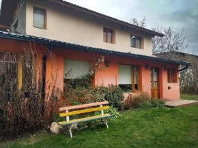 Hermosa Casa en la Base del Cerro Otto